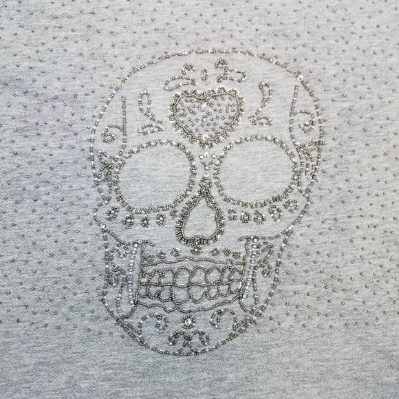 ⭐️3/$15⭐️ Silvian Heach Beaded Skull Crop Top - Picture 4 of 8